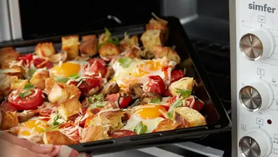 Fırında kahvaltı tepsisi