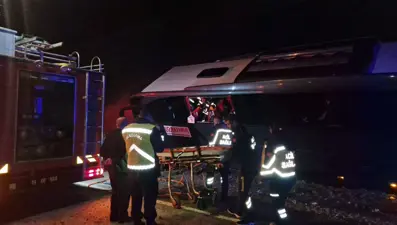 Festivalden dönen tur otobüsü kaza yaptı: 23 yaralı