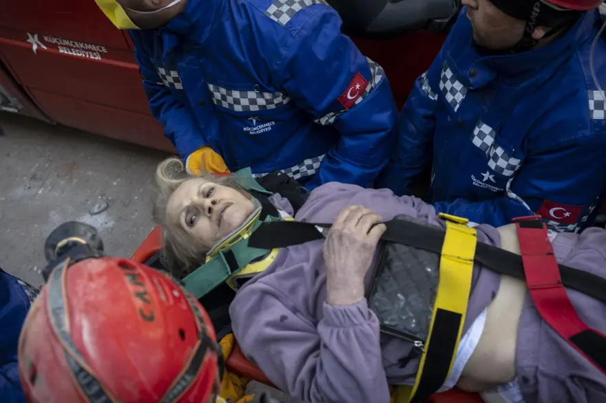 Deprem bölgesinden mucize kurtuluşlar 44