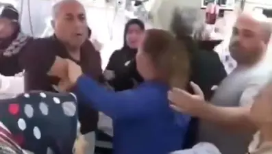 Yoğun bakım servisinde akılalmaz olay: “Son bir kez görmekistiyoruz” deyip, zorla içeri girdiler