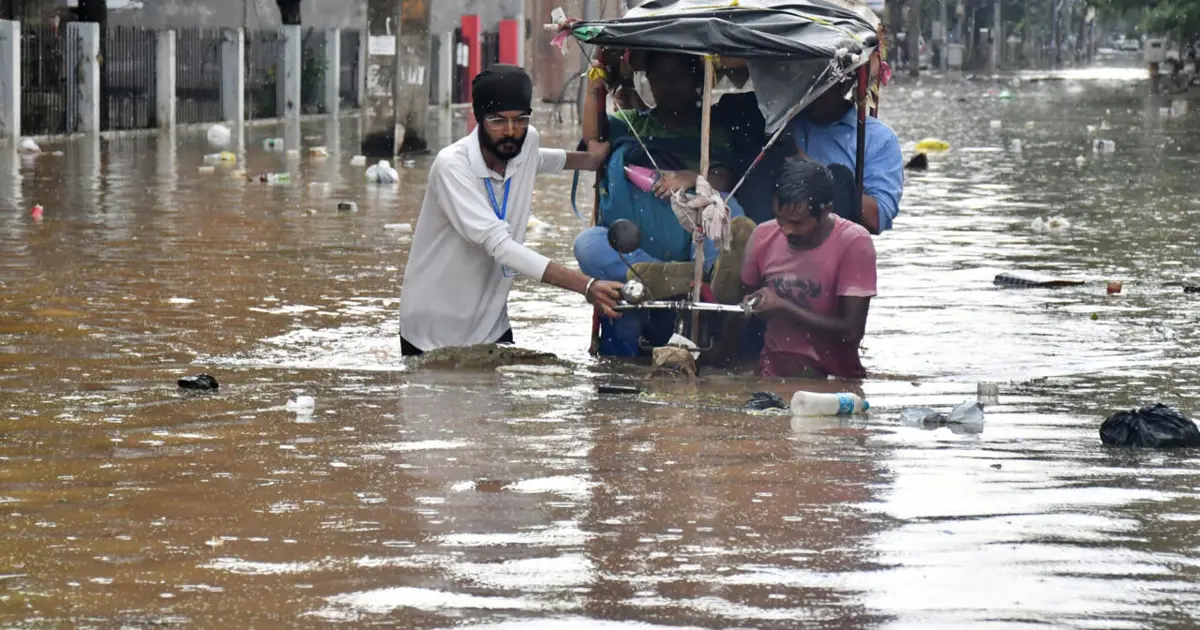 Hindistan ve Sri Lanka'da muson felaketi: 100'den fazla can kaybı kapak görseli