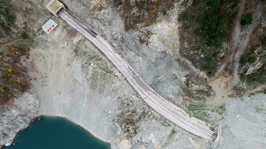 Yusufeli'nin yeni yerleşim yerine 40 tünelle ulaşılacak 1 Yusufeli'nin yeni yerleşim yerine 40 tünelle ulaşılacak 1