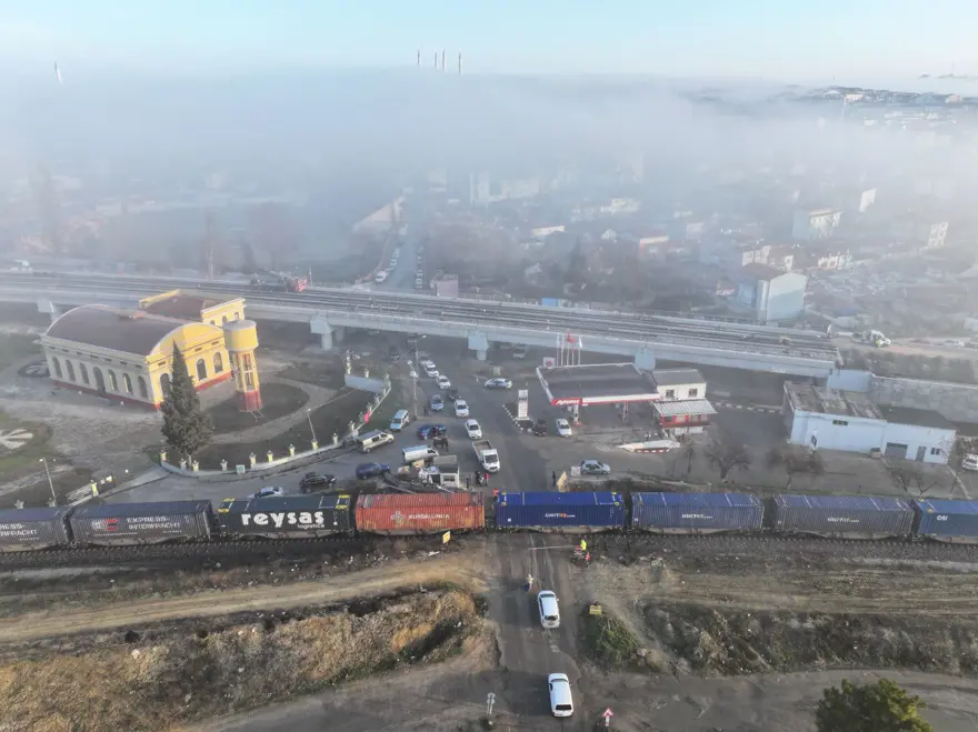 Edirne’de trafiği durduran tren arızası 