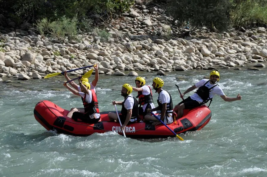 Hakkari'nin Zap Deresi'nde rafting heyecanı 10 Hakkari'nin Zap Deresi'nde rafting heyecanı 10