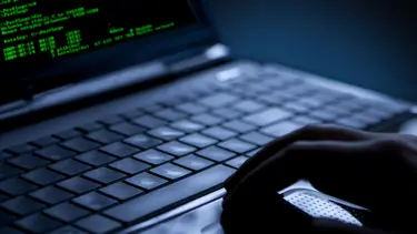 Girdiği hapishanenin bilgisayar ağını hack'ledi