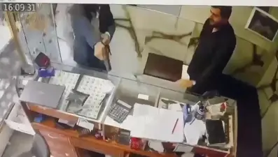 Kuyumcudaki kanlı infaz kamerada: Maske takıp geldi, 2kişiyi öldürdü