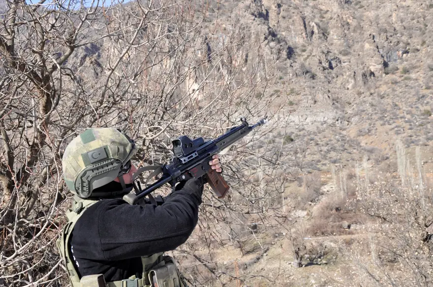 Hakkari'de kaymakam, emniyet müdürü ve komutanlardan moral ziyareti 5