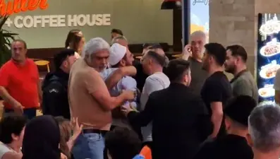 AVM’de "adamına göre muamele" kavgası