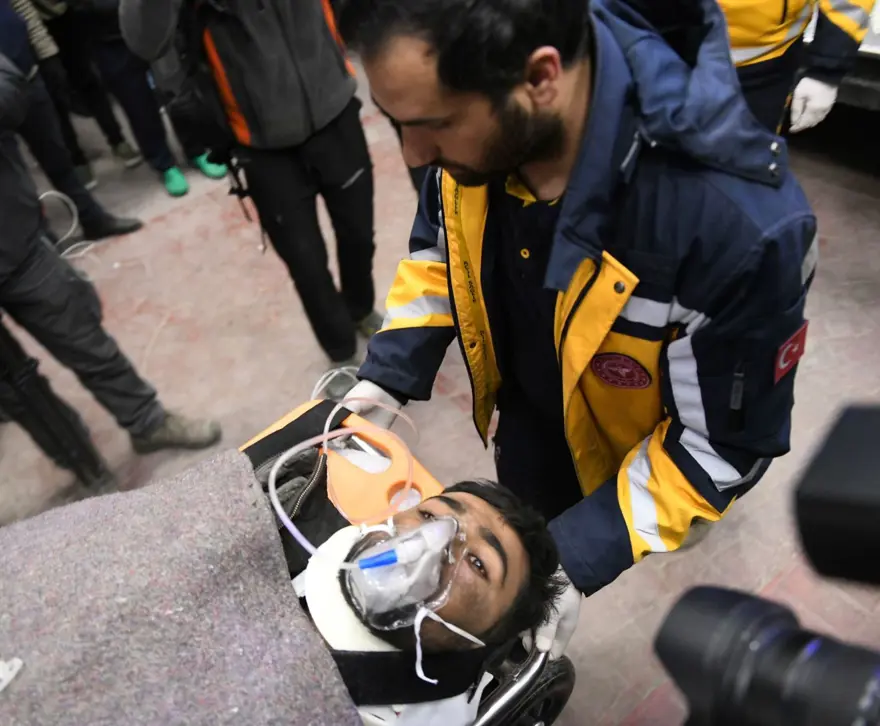 DEPREME HASTANE KANTİNİNDE YAKALANDI 1