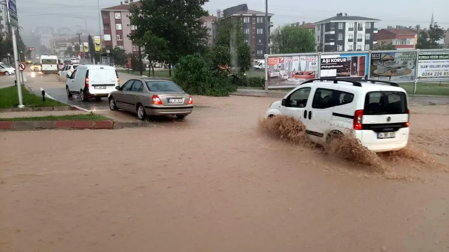 Edirne'de dolu ve sağanak 1