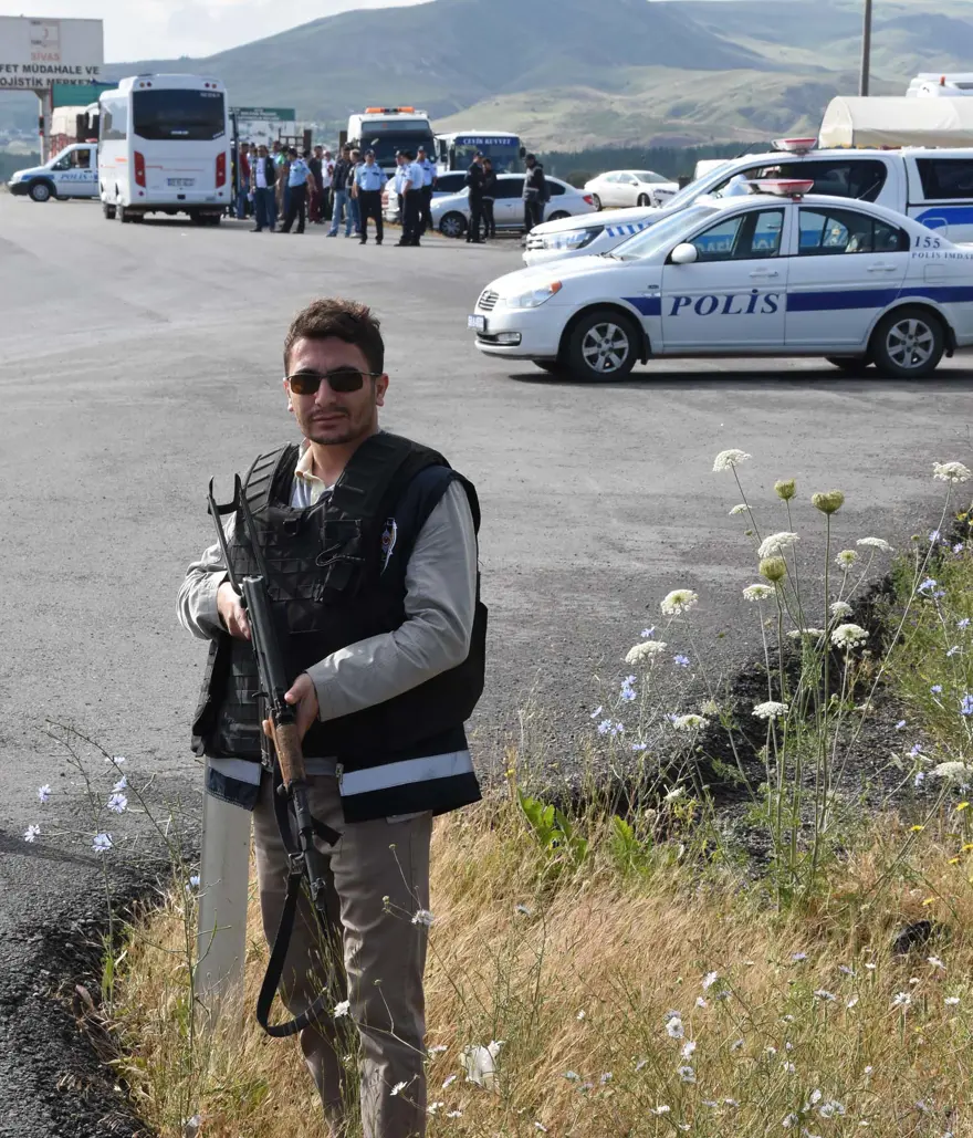 Sivas katliamında ölen 35 kişi için anma 14