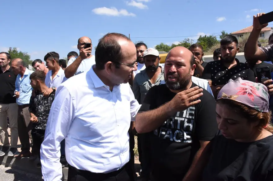 Yolu kapatıp üst geçit ve bariyer istediler 3