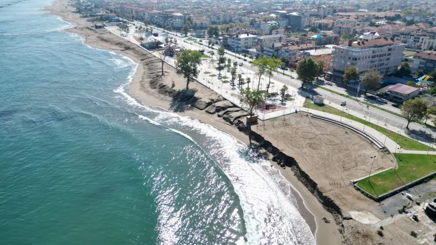 Karasu sahillerinde korkutan görüntü 4 Karasu sahillerinde korkutan görüntü 4