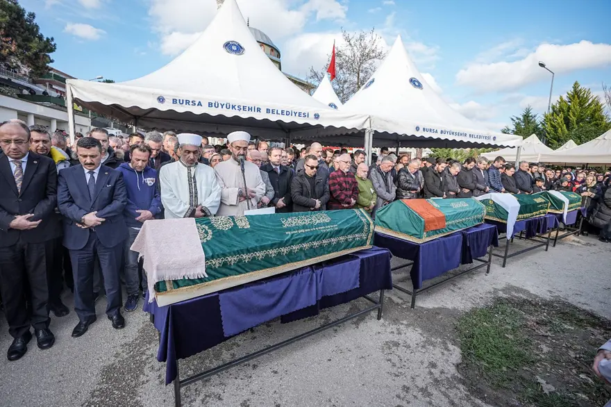 Diş hekimi çift ve çocukları yangında öldü: Oteli beğenmedikleri için sabah ayrılacaklarmış 2 Diş hekimi çift ve çocukları yangında öldü: Oteli beğenmedikleri için sabah ayrılacaklarmış 2