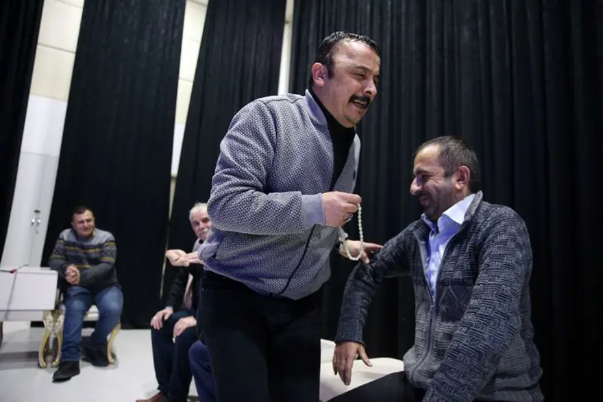 "TİYATRONUN TOZUNU YUTMAK ÇOK HOŞUMUZA GİTTİ" 2 "TİYATRONUN TOZUNU YUTMAK ÇOK HOŞUMUZA GİTTİ" 2