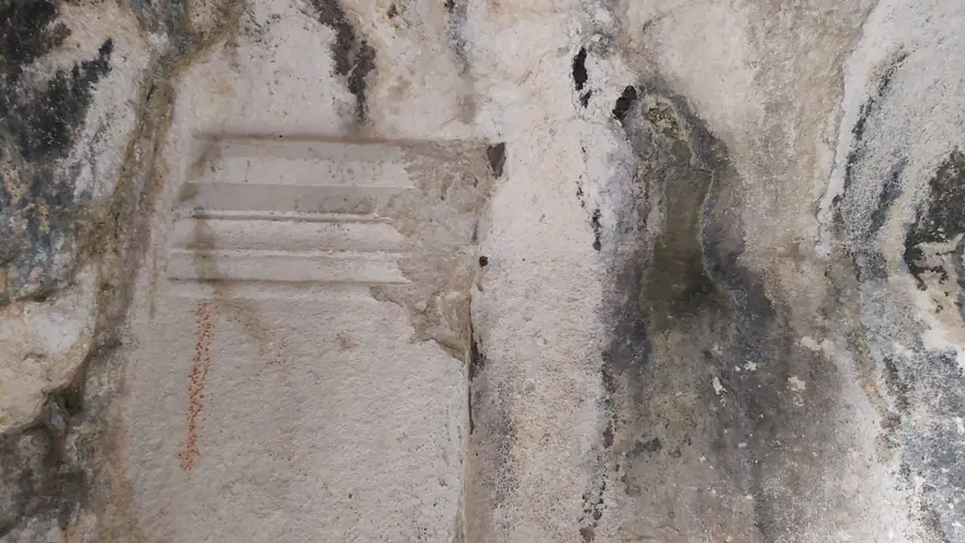 Roma dönemine ait oda mezar definecilerin hedefi oldu 5