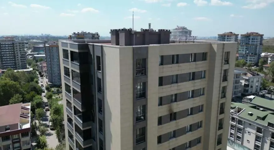 Sitedecan pazarı: Pencereye çıkıp çığlık atarak yardım istedi 4 Sitedecan pazarı: Pencereye çıkıp çığlık atarak yardım istedi 4