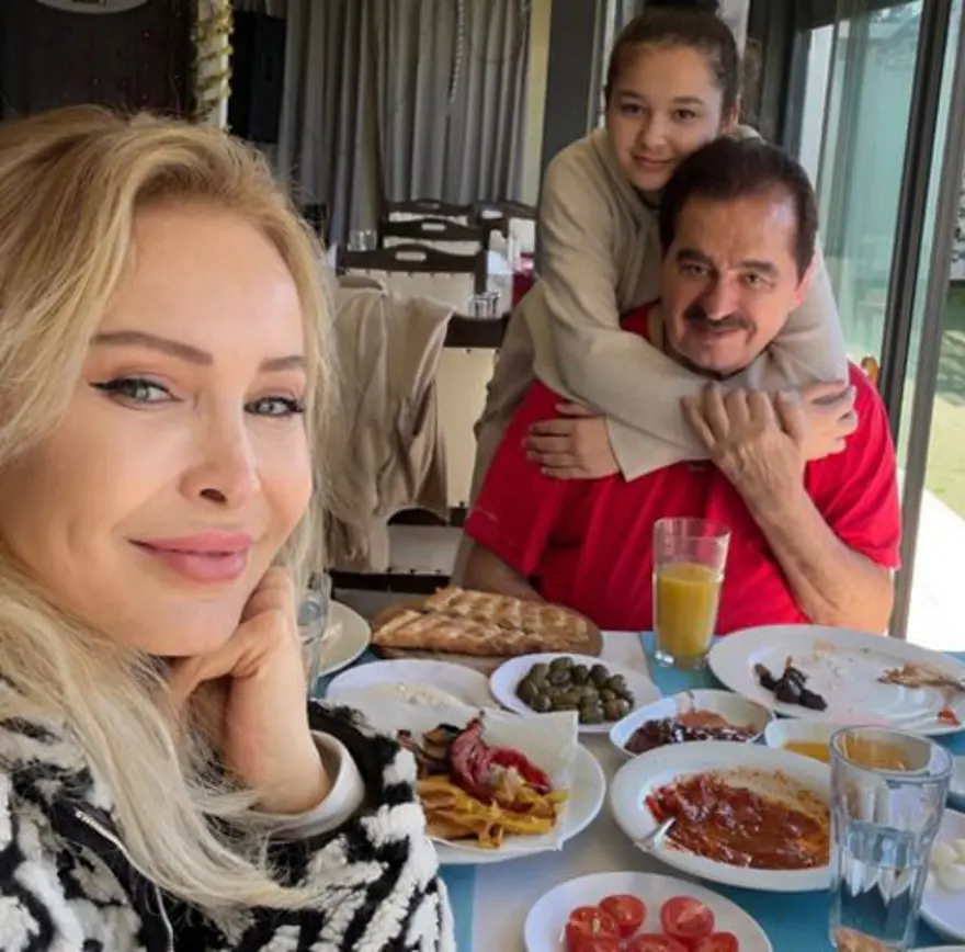 İbrahim Tatlıses, kızı Elif Ada ile bir araya geldi: Babasıyla benzerliği dikkat çekti 2