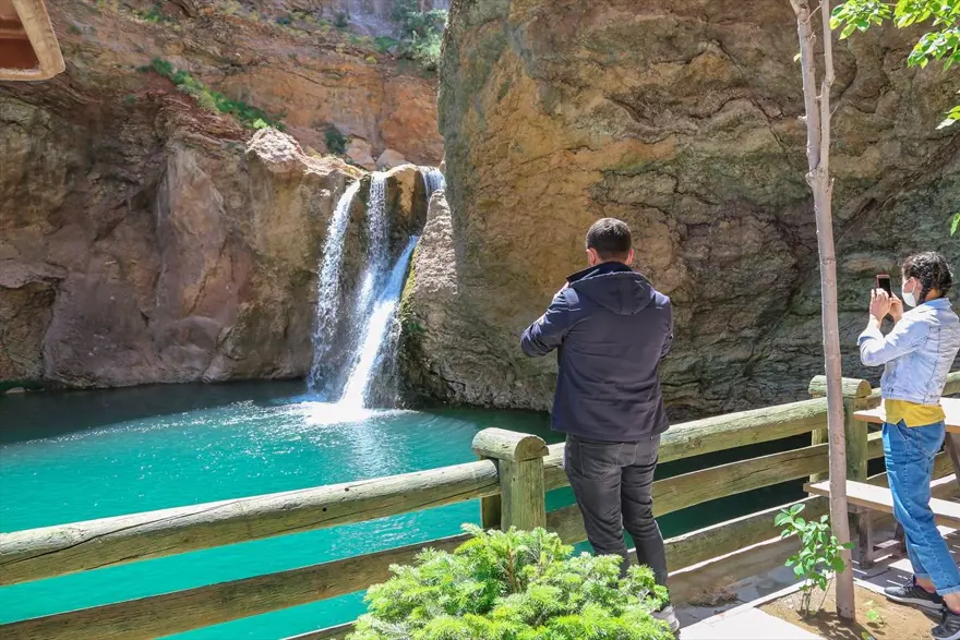 Konya'da doğaseverlerin uğrak noktası: Çetmi Şelalesi 2