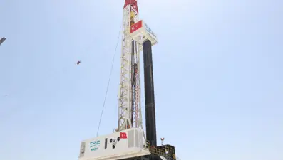 "Seyit Onbaşı" ve "Naim Süleymanoğlu" sondaj kuleleri göreve başladı