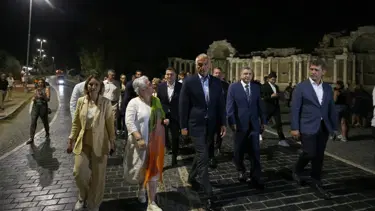 Bakan Ersoy: Antalya'ya gelen ziyaretçi sayısı 11,7 milyona ulaştı