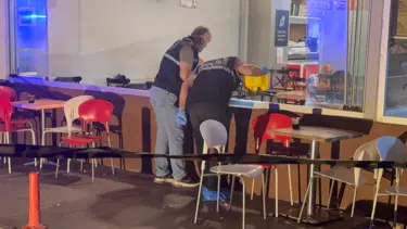 Hastane kantininde silahlı saldırı: 2 kişiyi silahla vurdu