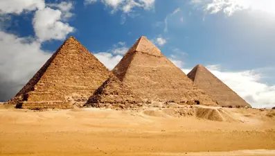 Piramitlerin bitmeyen sırrı: Yer altı dünyasına açılan üç kuyu keşfedildi