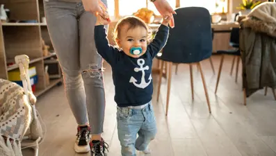 Çalışan annelere 21 bin liraya kadar bakıcı desteği