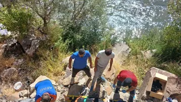 Tunceli'de otombil şarampole devrildi: 3 kişi yaralandı