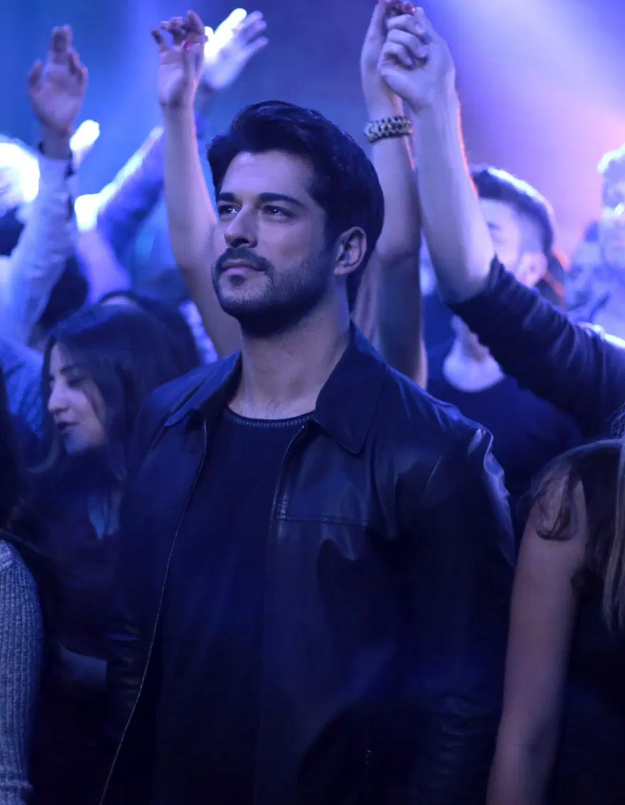 Burak Özçivit tükenmişlik sendromu iddialarını yalanladı 6