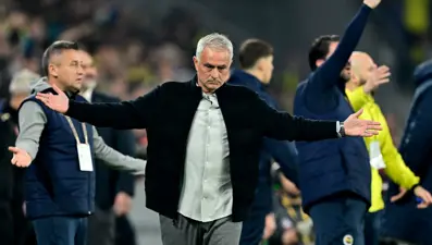 "Fatura Mourinho'ya" (22 Nisan 2025 spor manşetleri)