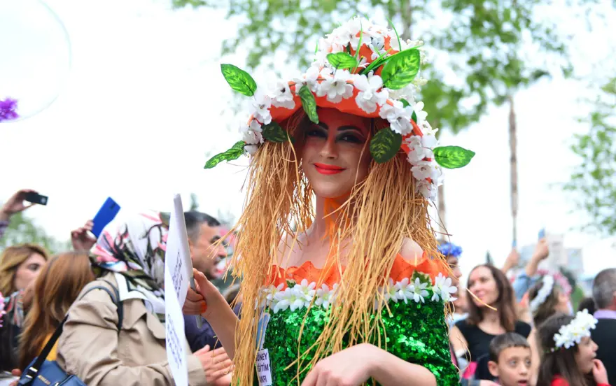 Adana'da renkli Portakal Çiçeği Karnavalı korteji 24 Adana'da renkli Portakal Çiçeği Karnavalı korteji 24