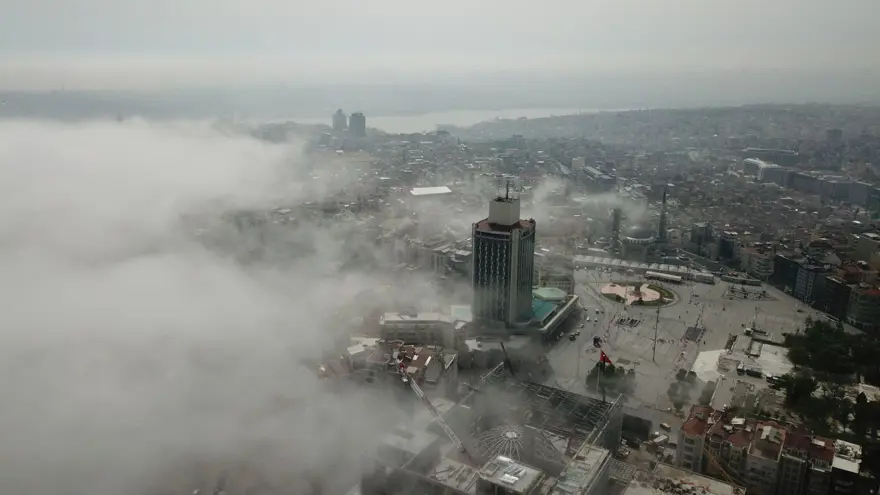 İstanbul Boğazı'na çöken sis doyumsuz görüntüler oluşturdu 27