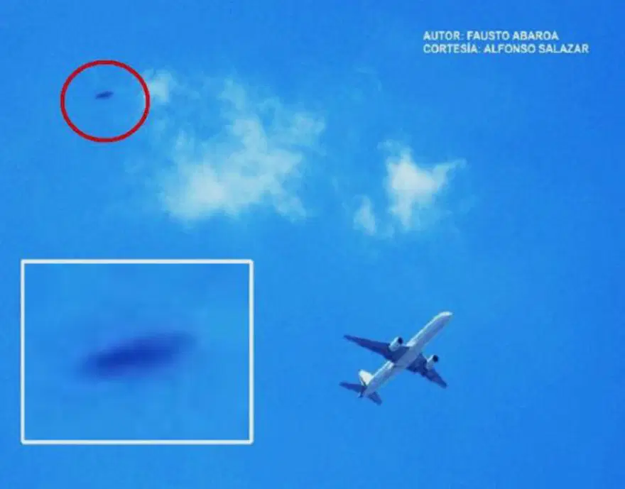 Meksika, UFO Near the Presidential Plane 2