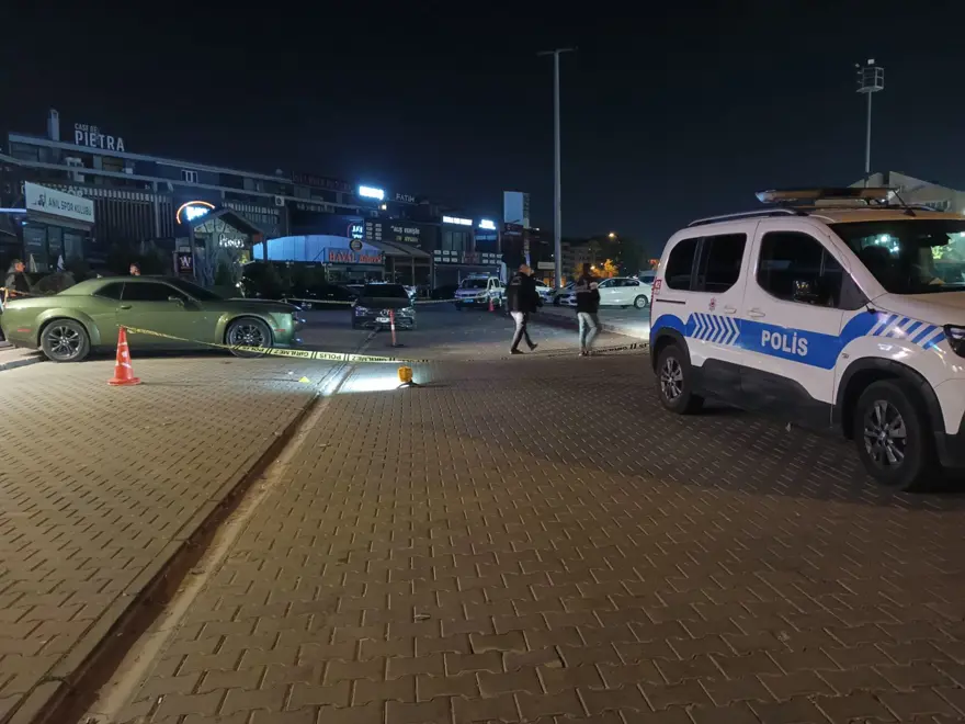 Bursa'da gece kulübünde silahlı kavga: 1'i ağır 3 yaralı 1