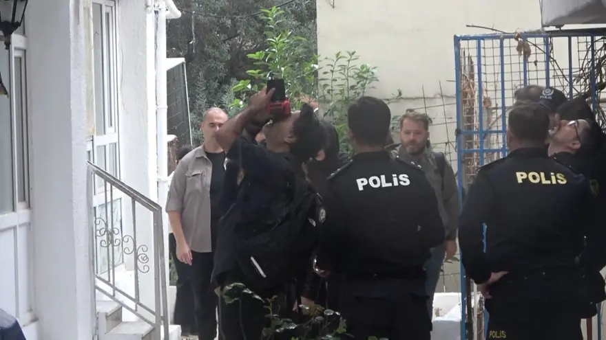 Güllü'nün ölümü soruşturmasında yeni gelişme: Otopside başkasına ait DNA çıkmadı 4 Güllü'nün ölümü soruşturmasında yeni gelişme: Otopside başkasına ait DNA çıkmadı 4