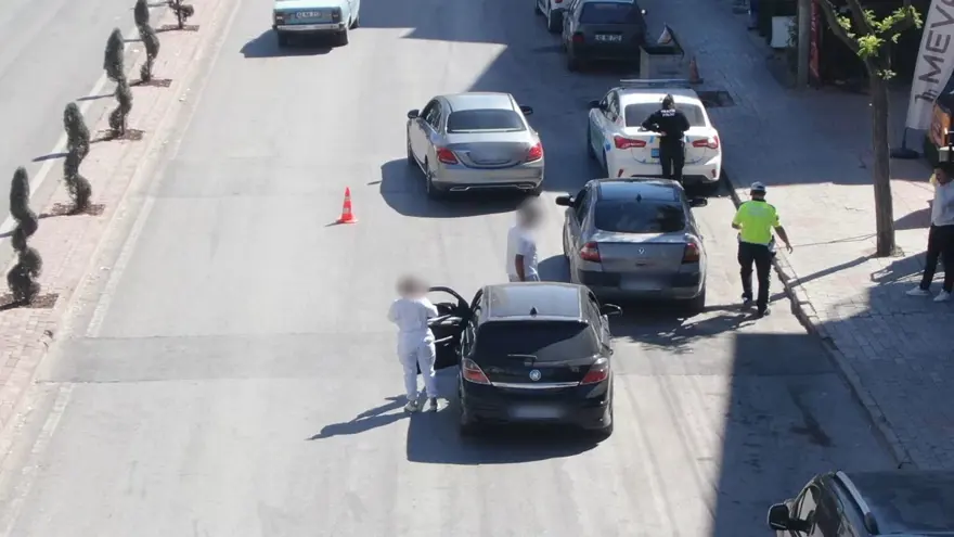 Polisi görünce yer değiştirdiler, drone yakaladı! 18 bin lira ceza kesildi 3