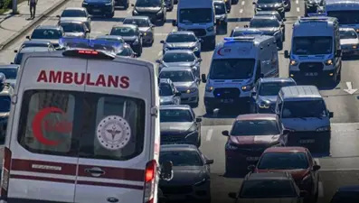 İstanbul'da yeni uygulama: Trafikte ambulans gelince radyoda müzik duracak, her arabada bu anons duyulacak