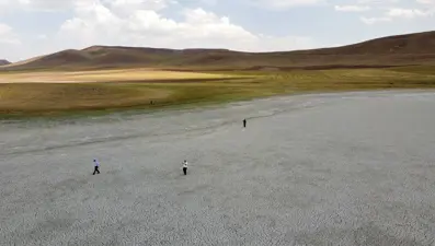 Van'da Akgöl'den sonra Saray Tuz Gölü de kurudu