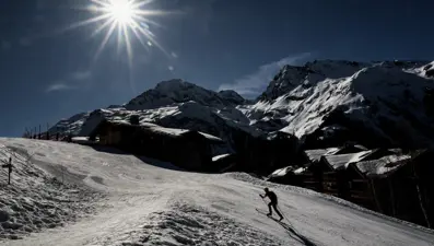 Kayak merkezinde çığ düştü, 1 kişi öldü