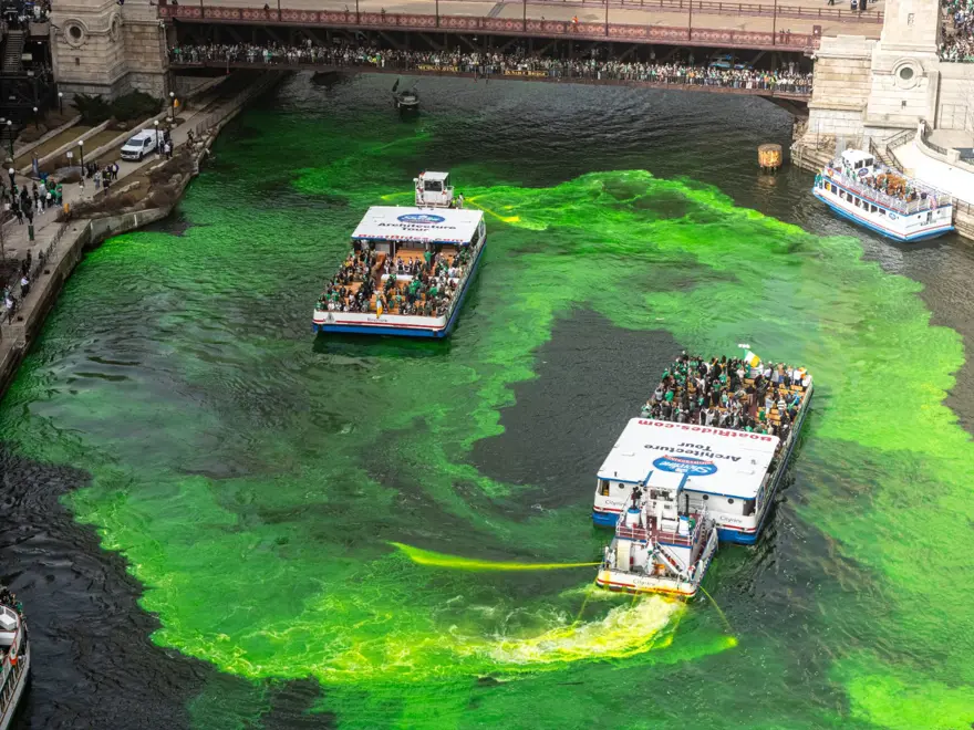 ABD'de Aziz Patrick Günü kutlamaları: Chicago nehri yeşile boyandı 6