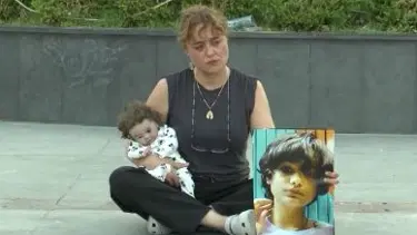 Mattia Ahmet Minguzzi'nin annesinden Bakırköy Meydanı'nda oturma eylemi