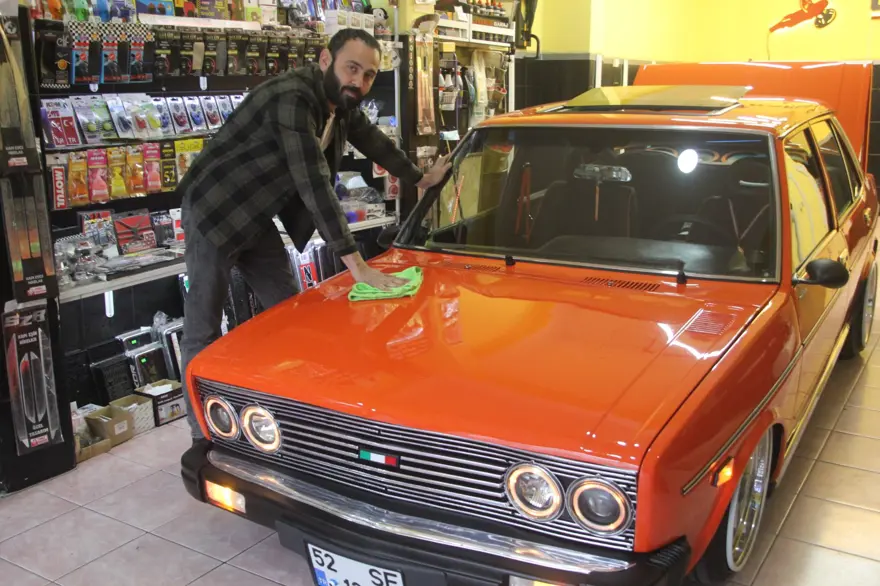 1978 model, yarım milyonluk araç: 1 yıldır iş yerinde dekor olarak duruyor 6