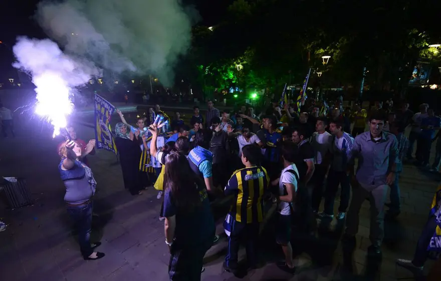 Türkiye sarı lacivert 3