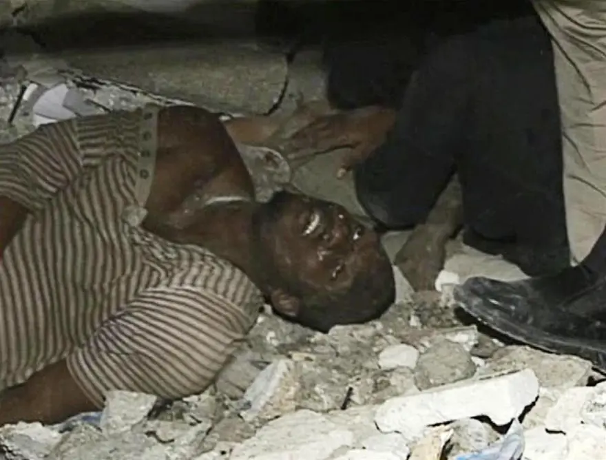 Deprem Haiti'yi yıktı 9