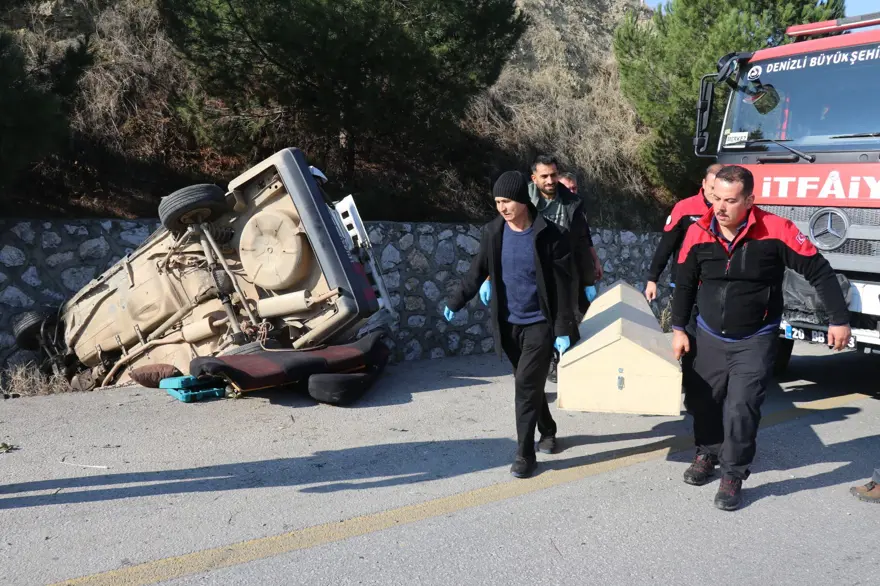 Refüjü aşan otomobil, istinat duvarına çarptı: 1 ölü, 2 yaralı 6