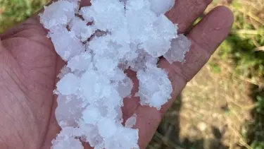 Sarıgöl’de dolu ve fırtına korkuttu