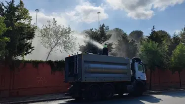 Küçükçekmece'de otluk alanda yangın