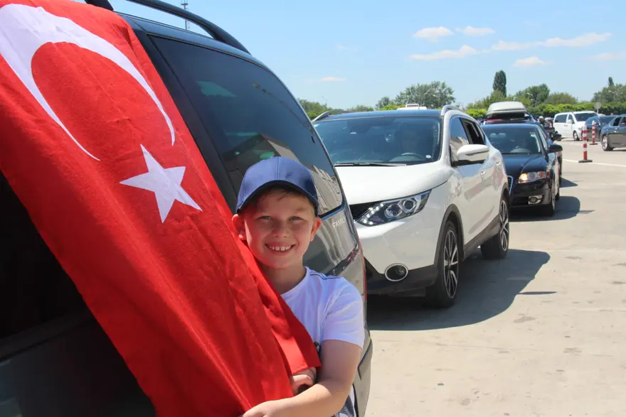 Kapıkule Sınır Kapısı'nda uzun araç kuyruğu 9