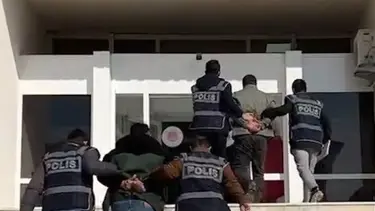 Maçta İstiklal Marşı okunurken ayağa kalkmayan 2 kişiye gözaltı